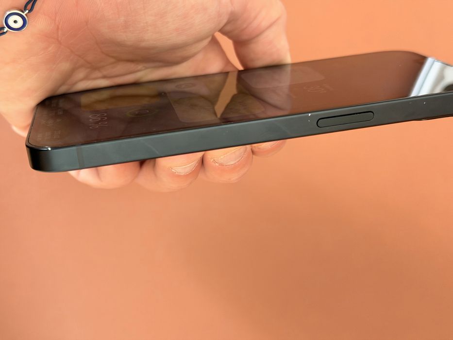 Продам iphone 13 128gb