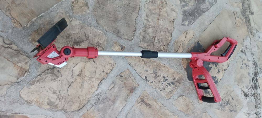 Акумулаторен тример RIDER GTL 22, комплект със зарядно и батерия.