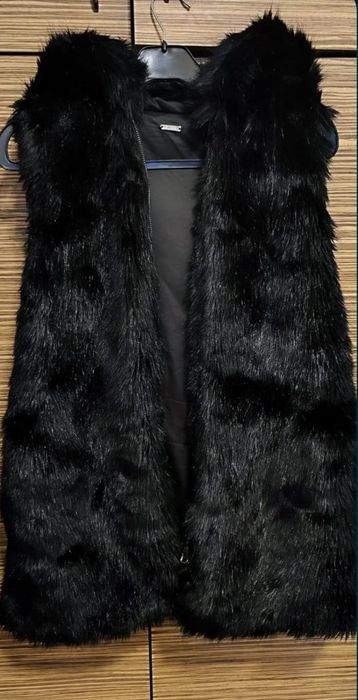 Дамски елеци и якета