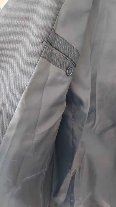 Продаются 2 пиджака