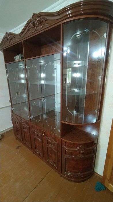 Mebel sotiladi. Holati yaxshi. Narxi 2mln so'm(kelishiladi)