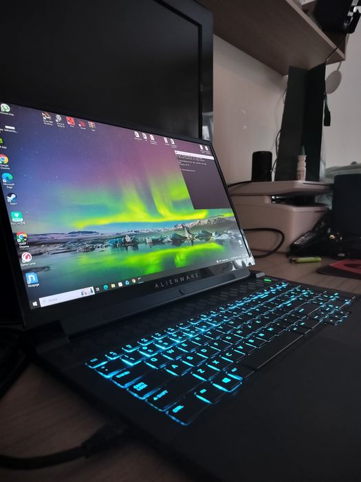 Продам игровой ноутбук ALIENWARE M17 R2