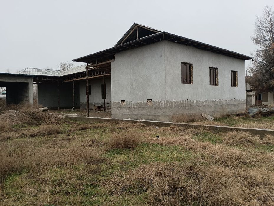 Uy sotiladi ishonchli