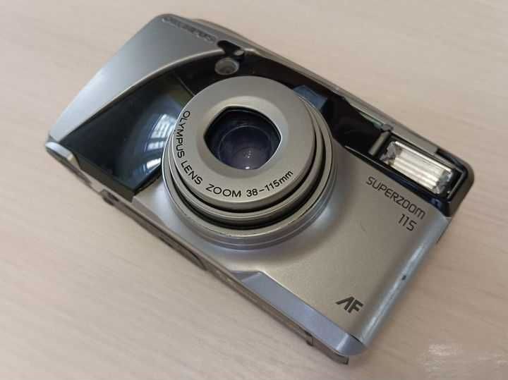 Фотоаппарат пленочный Olympus Superzoom 115.