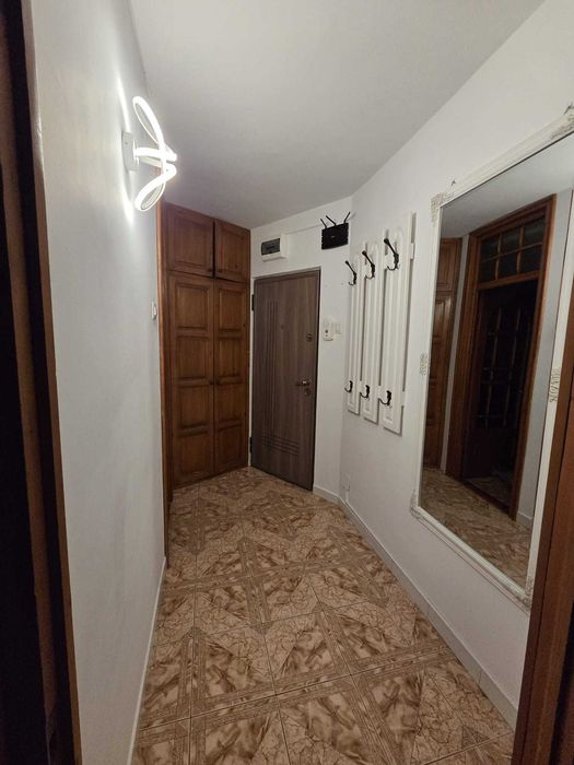 Apartament cu 3 camere etaj 2 in centru mobilat si utilat complet +aer conditionat