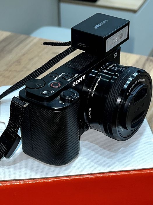Камера Sony ZV-E10