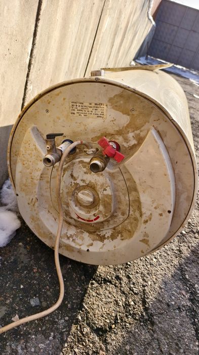 Продам бойлер 100 литров