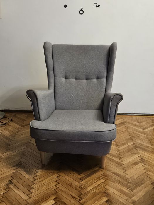 Vind mobilier pentru cabinet!