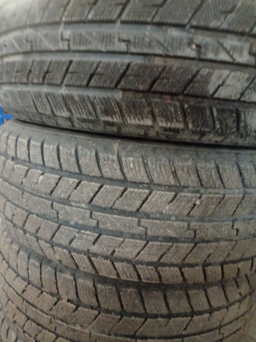 Продам комплект шин