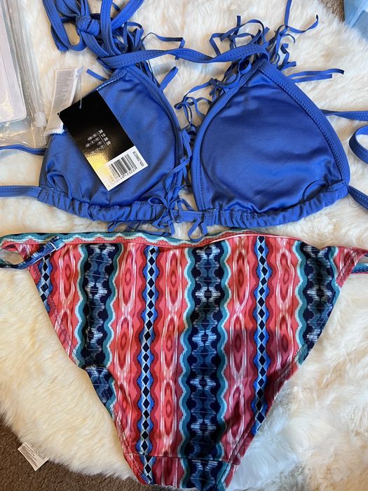 Costum de baie nou albastru rosu cu franjuri ambalat original