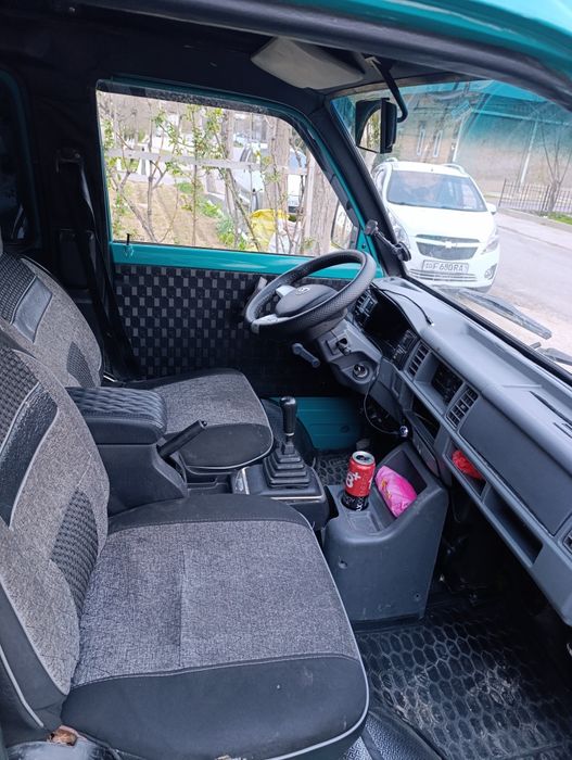 Damas srochna sotiladi