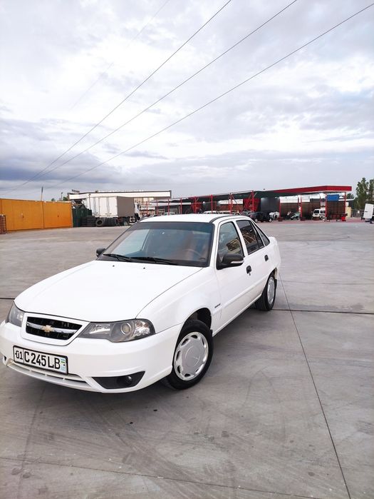 Nexia 2 sotiladi 1.6