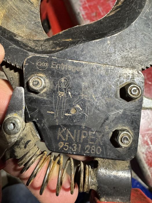 Taietor cablu mare Knipex