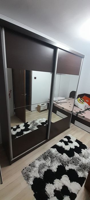 Inchiriez apartament