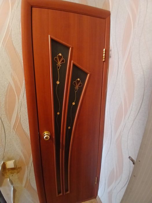 Меж комнаты двер