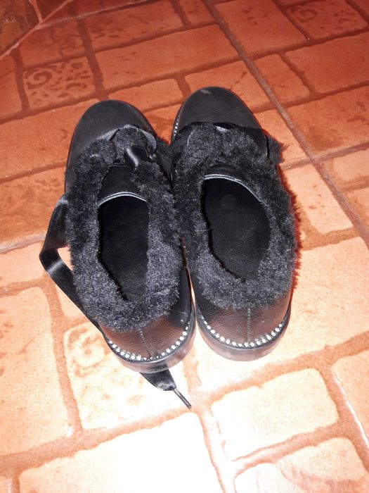 Дамски обувки естествена кожа.