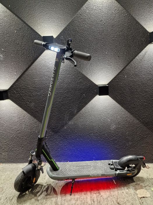 Електрическа тротинетка Argento Active – LED осветление, здрава констр