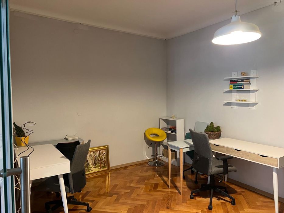 Inchiriez Apartament central 3 camere
