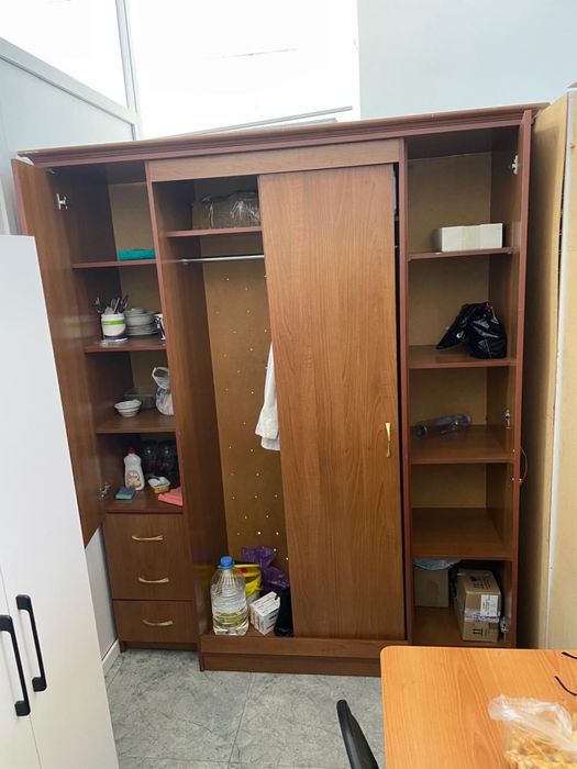 Продам шкаф срочно