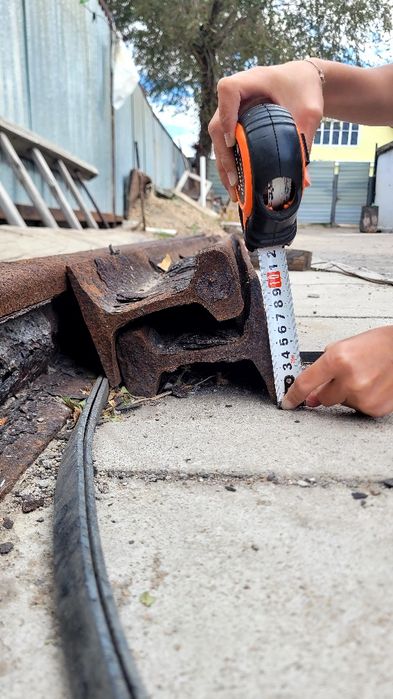 Рельсы ПРОДАМ Б/У в хорошем  состоянии