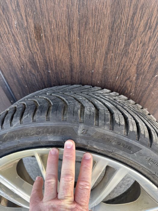 225 40 18 Noi Bridgestone