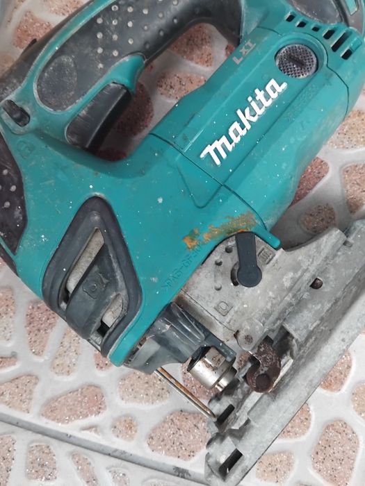 Зеге Makita  BJV180 на 18V li on