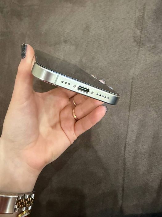 Iphone 15pro 256GB ГАРАНЦИОНЕН!!!