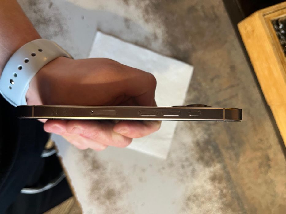 iPhone 16 Pro Desert Titanium 128GB