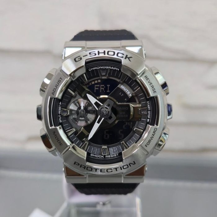 Продам Casio G-Shock GM-110-1A оригинал