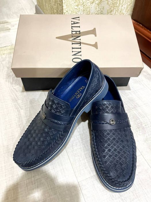 Valentino erkaklar tuflisi.