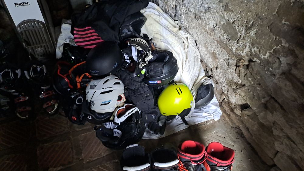 Разпродажба на употребявана Ски екипировка