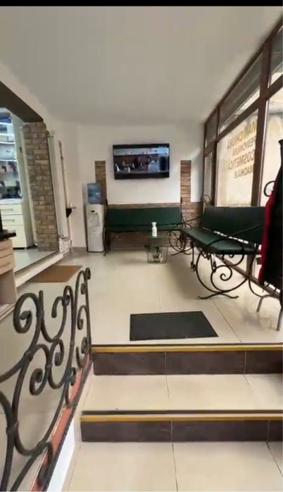 Închiriere 2 camere + post coafor – salon înfrumusețare, zonă centrală