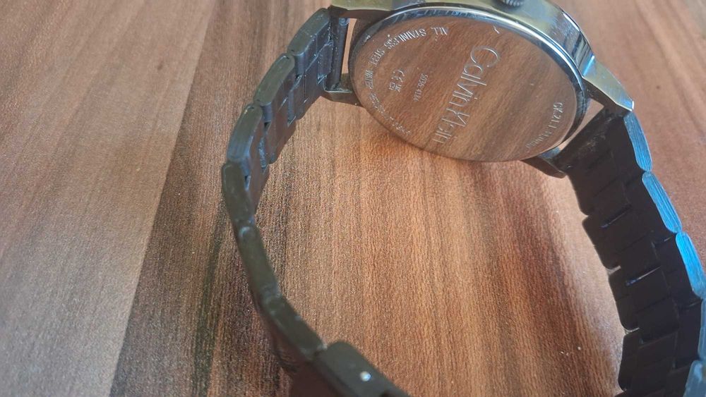 Продавам оригинален часовник Calvin Klein