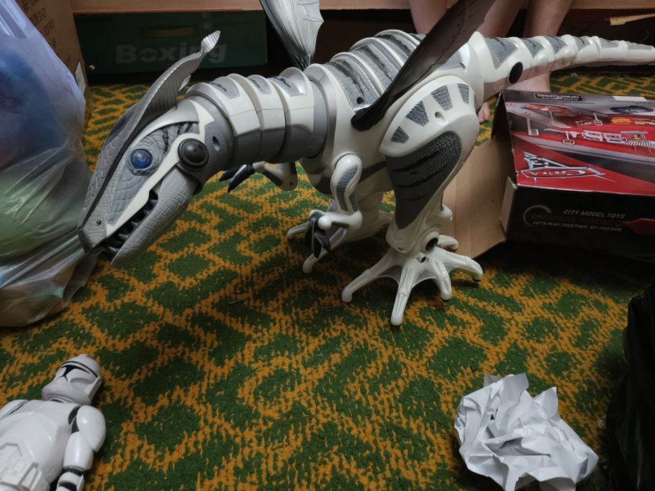 робот динозавр на радио управление