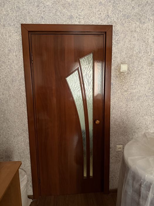 Продаются двери.