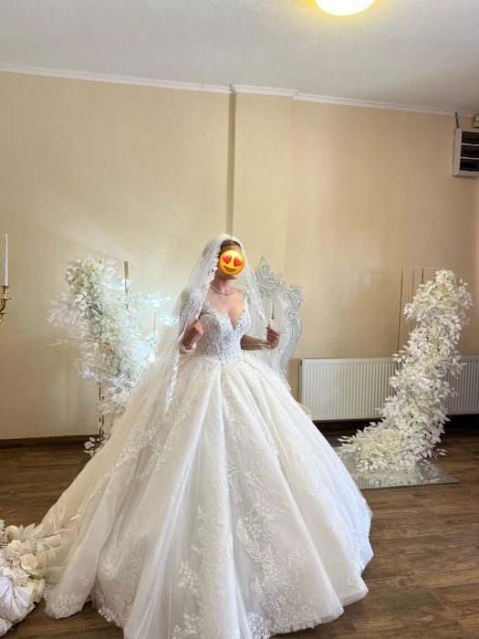 Vand Rochie Mireasa Aryanna Karen