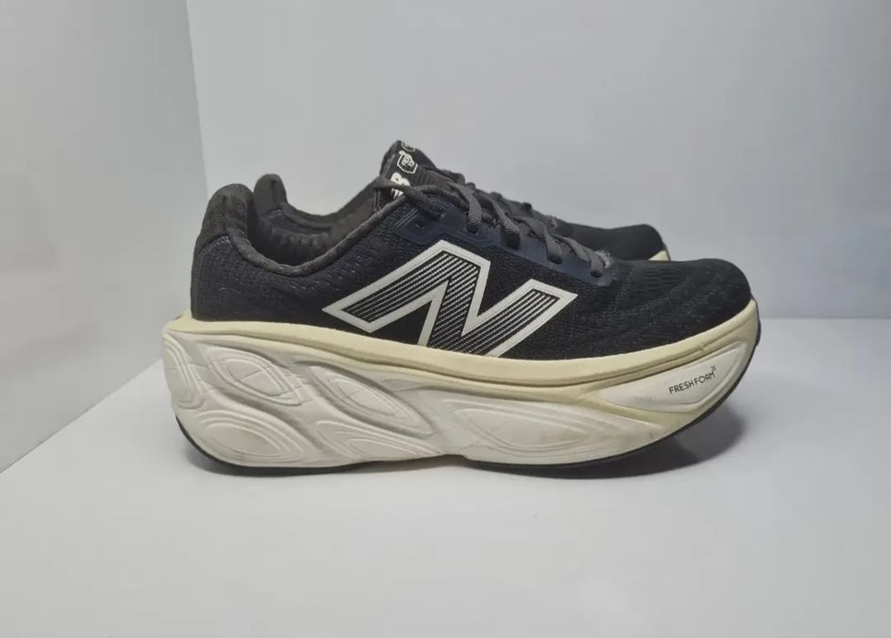 Маратонки New Balance More V5

Носени,но в отлично състояние. 

Размер 42  стелка 26.5 см.

Цена 50 евро.