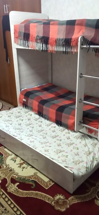 Продаётся трёх ярусная кровать