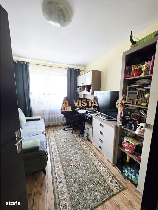 Apartament 4 camere, zona Astra
