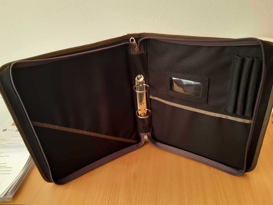 Geantă de mână pentru documente