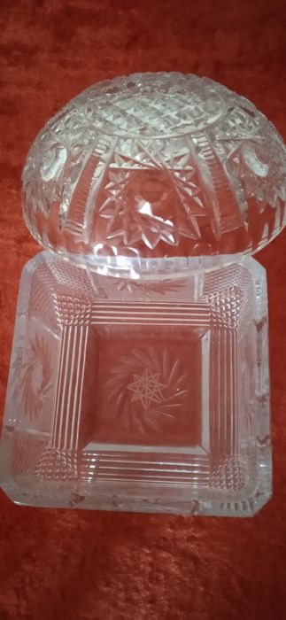 Хрустальные вазы-салатницы,разетки,конфетница с мехеор ручкой