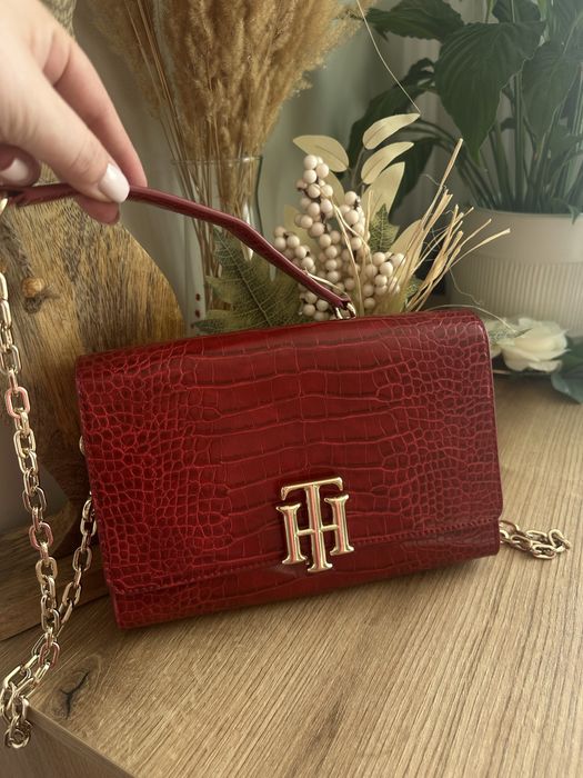 Tommy Hilfiger чанта