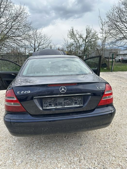 Mercedes E220 -150к.с