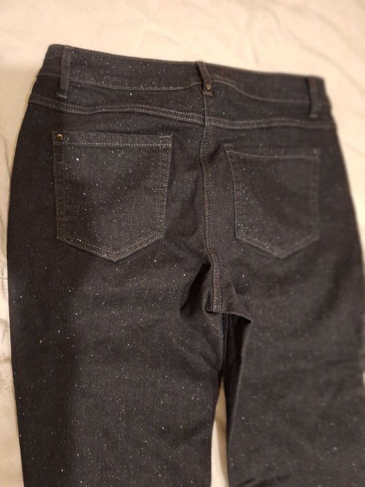 Продавам нов дънков панталон, клин