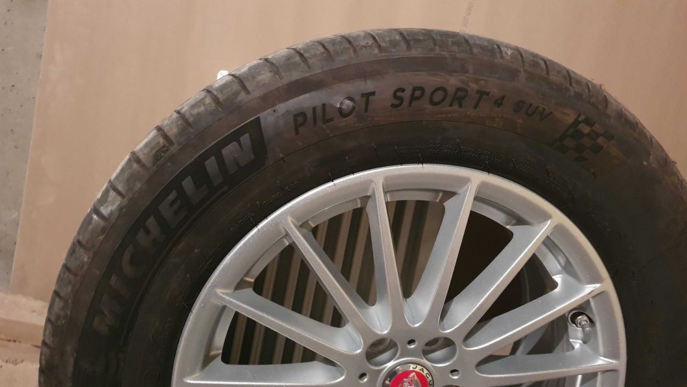 Jante originale JAGUAR F-PACE R18 cu cauciucuri vară noi Michelin 2019