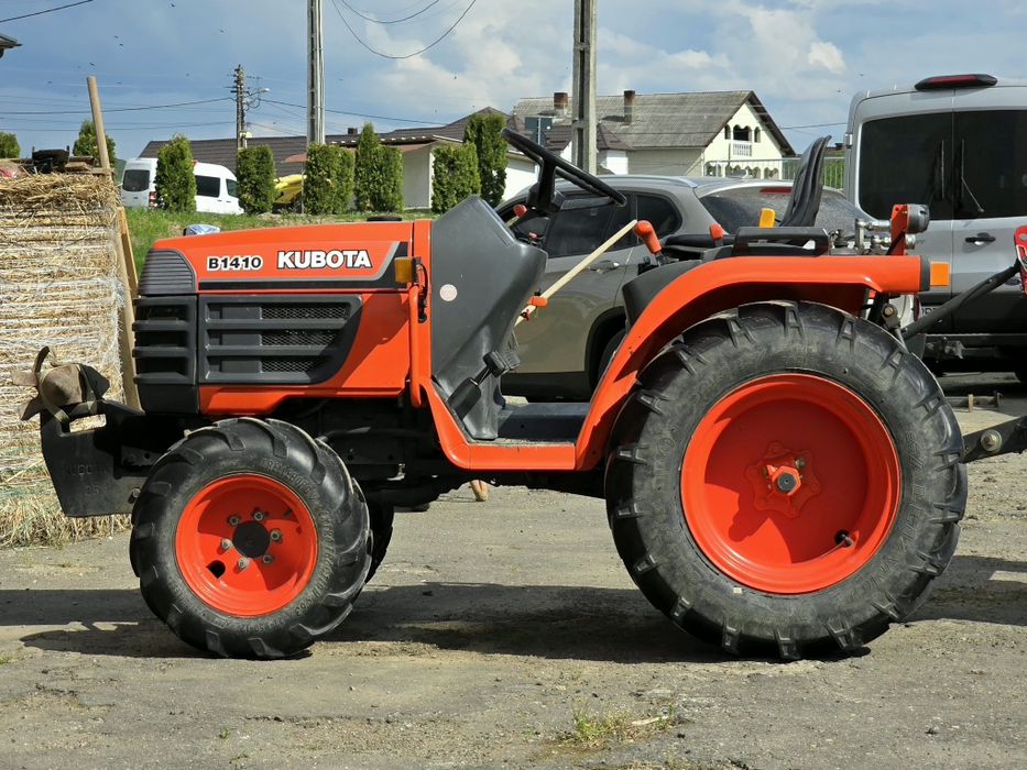 Tractor Kubota B1410 4x4 cu accesorii