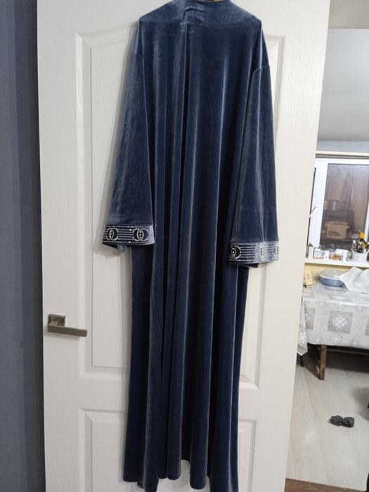 Продам недорого красивый чапан.