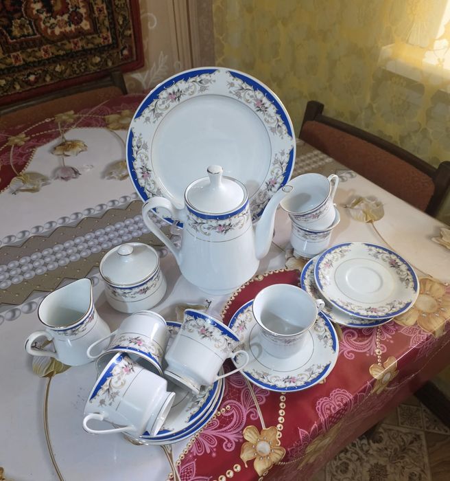 Сервиз чайный фарфоровый