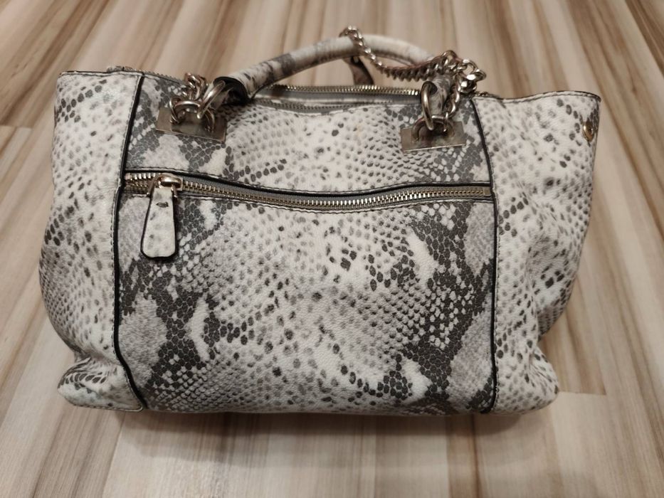 Дамска чанта Guess