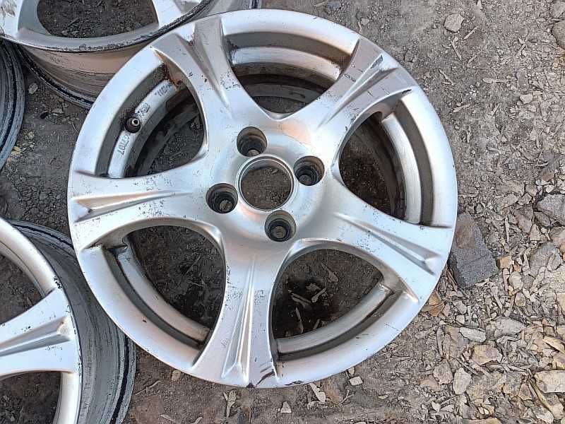 Продам оригинальные легкосплавные диски